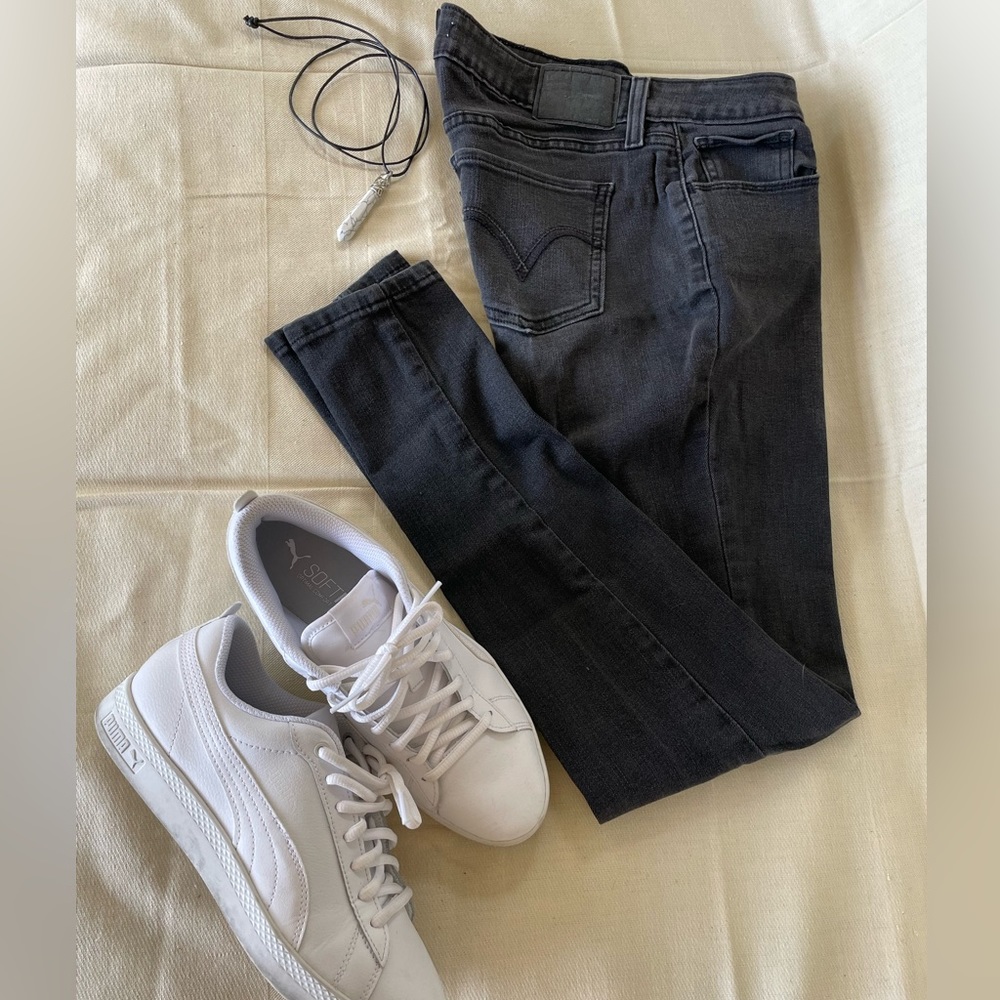 Women 535 Levi size 31 Black